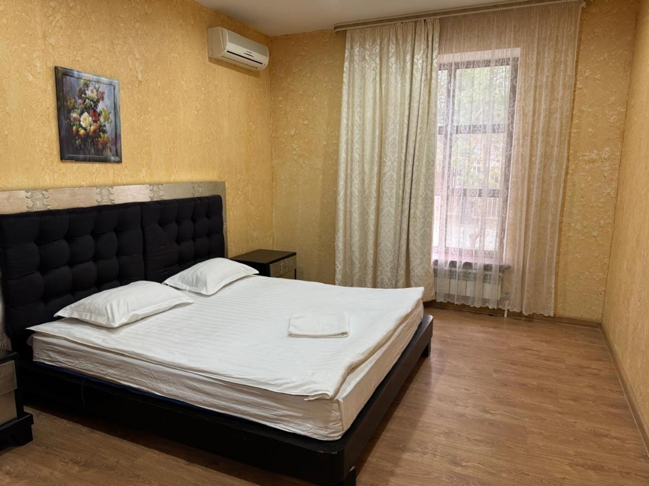 Green Land Aktobe Exterior foto
