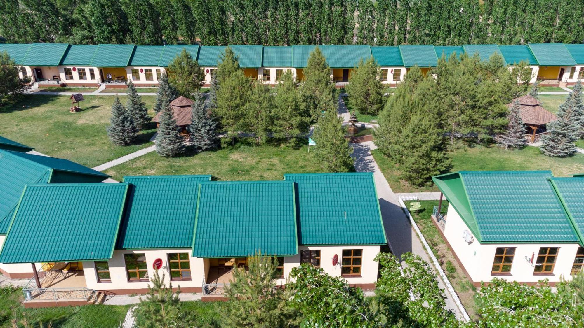 Green Land Aktobe Exterior foto