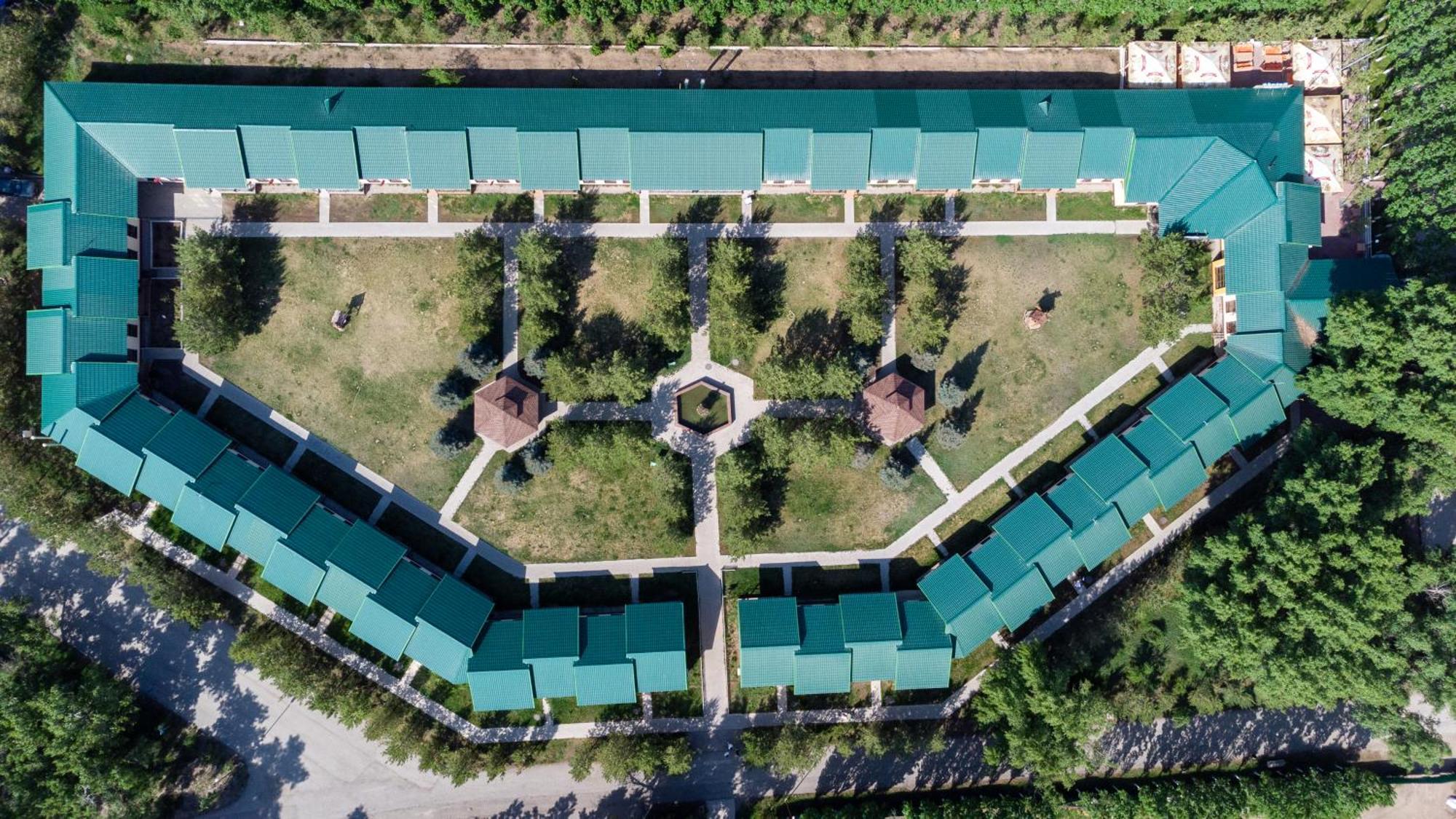 Green Land Aktobe Exterior foto